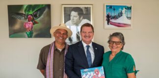 Autornan Delno Tromp y Elsmarie Beukenboom di Boniero: Buki di mucha y historia inspirador presenta den encuentro cu Prome Minister