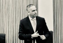 Parlamentraio Dangui Oduber: Cu un surplus di 500 miyon florin, Gobierno ta pone un miserabel 3.5 miyon florin pa asfalt!