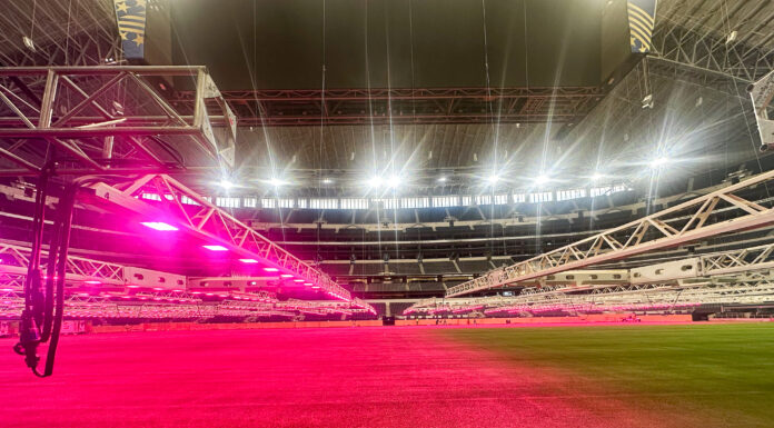 FIFA a presenta e yerba natural nobo p’e stadion di Dallas cu lo hospeda e Mundial