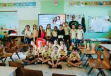 Minister Gerlien Croes como Minister di Educacion a continua cu su bishita na scolnan na Paradera y Ayo