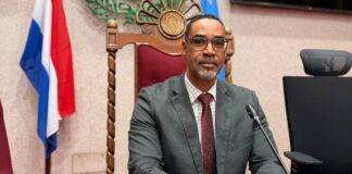 Parlamentario di AVP, Clifford Heyliger: āA bira tempo pa salario digno y accion concreto den mercado laboralā