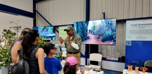 ACF ta Trece Naturalesa Cerca di e Comunidad Durante Opendag di Marinierskazerne