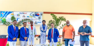 Master Augy Tromp a scoge e miho bringadonan di Cas Bon Taekwondo Cup