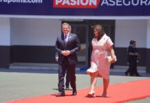 Prome Minister Eman impresiona cu e calor cu a duna nos pais: Aruba a ricibi energia y respaldo popular durante instalacion di presidente nobo na Costa Rica