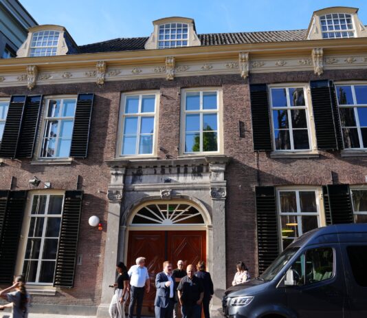 Prome Minister Mike Eman a conoce cu un modelo moderno: Huis73 na Den Bosch inspira vision pa brinda mas espacio cultural y educativo: Unda cultura, educacion y comunidad ta bin hunto