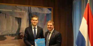 Durante encuentro cu Gobierno di Aruba na Den Haag: Minister di Relacionnan Exterior Tom Berendsen ta comparti vision di Aruba pa posiciona su mes strategicamente den region