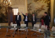 Prome Minister Mike Eman lo dedica mas recurso na preserva nos patrimonio y haci e historia di Aruba mas accesibel pa su pueblo: Cooperacion cu Stadsarchief Amsterdam uno esencial pa Archivo Nacional di Aruba