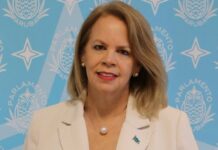 Evelyn Wever-Croes: Parlamento no por bira un instituto di silencio