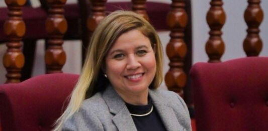 Parlamentario Jennifer Arends-Reyes (AVP): Gobierno di AVP-Futuro ta aloca 19.4 miyon pa drecha y mantene infrastructura
