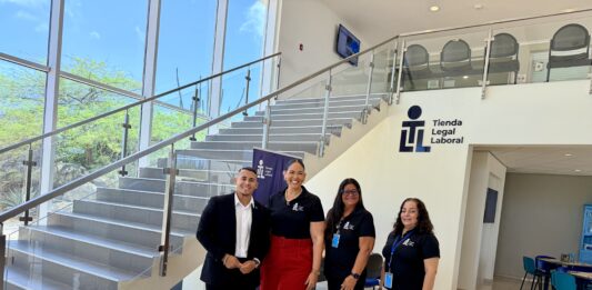 Departamento di Labor y Investigacion hunto cu Minister di Turismo, Transporte y Labor, mr. Wendrick Cicilia ta habri di dos localidad di āTienda Legal Laboralā na MFA Paradera