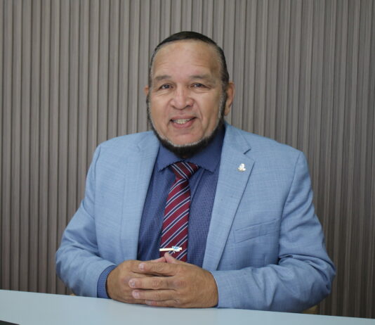 Parlamentario Endy Croes: Pabien cu un otro logra: Ta gradici FIFA y felicita AVB, Club Nacional y nos atletanan cu e inicio di e 7 veldnan cu lo haya yerbe articial