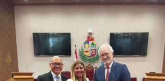 Jennifer Arends-Reyes a ricibi bishita oficial di Vicepresidente y delegacion di Raad van State