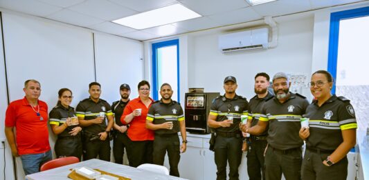 KPA ta balora su empleadonan: Cuerpo Policial Aruba ta balora su personal y ta duna nan un gesto di aprecioĀ Ā
