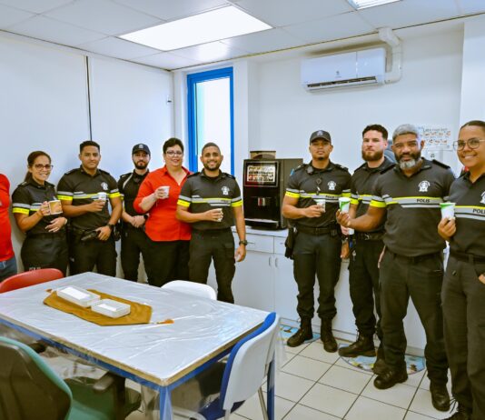KPA ta balora su empleadonan: Cuerpo Policial Aruba ta balora su personal y ta duna nan un gesto di aprecio Â