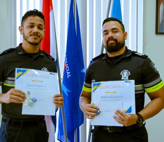 KPA ta balora su empleadonan: Dos polis ta wordo reconoci pa nan actuacion desplegaĀ