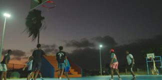 āUn promesa mas cumpli: Parke di Esso Heights a haƱa su luznan LEDā