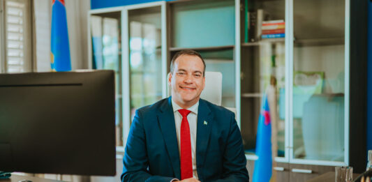 Minister Geoffrey Wever: Policy Based Budgeting ta fortalece gobernacion, control y transparencia