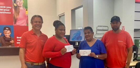Electro Star ta entrega premio pa Dia di Mama y ta prepara campaƱa pa Mundial
