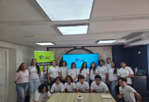 Minister Gerlien Croes: Oficina di Ban Studia y EducationUSA ta sigui guia hobennan riba nan caminda pa educacion superior