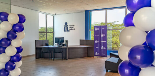 Departamento di Labor y Investigacion hunto cu Minister di Turismo, Transporte y Labor, mr. Wendrick Cicilia ta introduci proyecto piloto ‘Tienda Legal Laboral’: Un iniciativa innovativo pa conseho laboral den bario