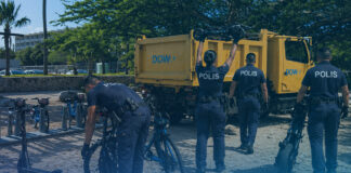 Ultimo aviso: Minister Dowers ta actua contra uzo ilegal di e-step, e-bike y e-scooter riba caminda publico