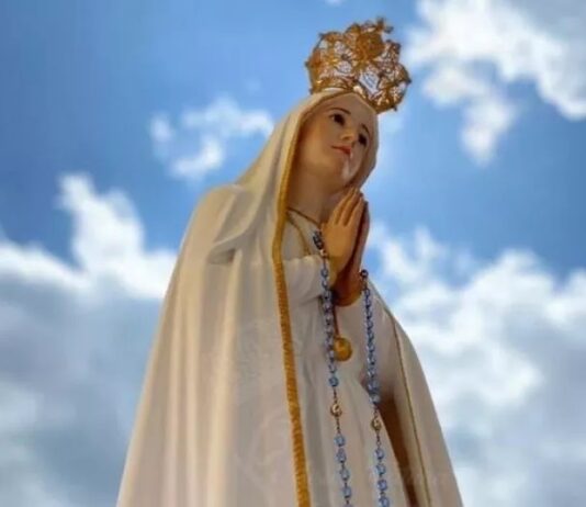 Un mainta di reflexion y oracion trahando e Santo Rosario