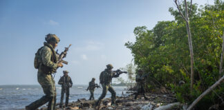 Mariniers ta renforsa cooperacion na Colombia
