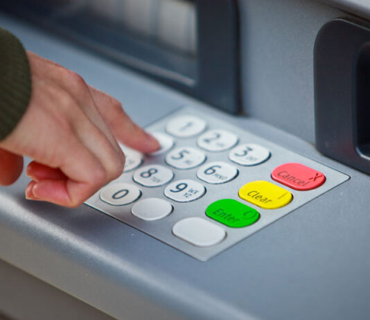 HUES NO A KERE POLIS: HOMBER DECLARA LIBER DI HORTA BANCOMATICO!