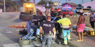 Tres dama herida despues cu UTV a bolter na rotonde di Wayaca