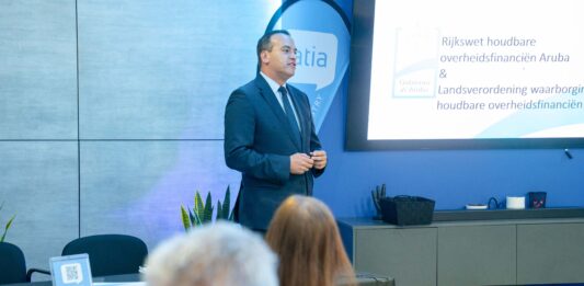 Minister Geoffrey Wever ta sigui cu un Town Hall Meeting cu ATIA tocante Rijkswet hofa y Landsverordening who