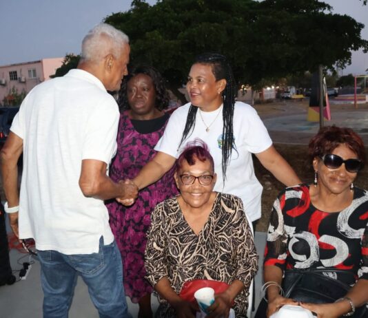 Astrid Vries ta mira e diferencia: Mas poder di compra ta un alivio grandi pa hopi bisiƱa di Mabon