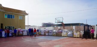 Comunidad Chines na Aruba ta reuni 42 palet di ayudo pa Venezuela den tres dia: Prome Minister Mike Eman a bishita Aruba New China Club y gradici e muestra di solidaridad cu e pueblo Venezolano