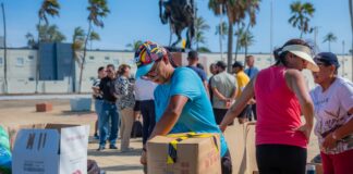 Comunidad ta uni na Plaza Simon Bolivar pa colecta ayudo pa Venezuela: Prome Minister Mike Eman ta aplaudi iniciativa di boluntario y ciudadano cu ta kier yuda esnan afecta pa e temblor fuerte