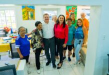 Fundacion Centro Famia Piedra Plat ta uni e generacionnan y fortalece comunidad: Prome Minister Mike Eman ta destaca e impacto positivo di e fundacion den nos comunidad