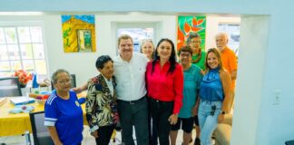 Fundacion Centro Famia Piedra Plat ta uni e generacionnan y fortalece comunidad: Prome Minister Mike Eman ta destaca e impacto positivo di e fundacion den nos comunidad