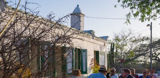 Cas di Titi Tromp na Alto Vista 69 a ricibi seyo di monumento protegi: Dos cas, dos historia, un legado cu ta sigui biba den Alto Vista