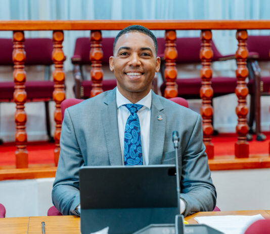 Parlamentario Hendrik Tevreden (MEP): “Futuro di cuido di salud na Aruba mester wordo basa riba echo, no riba percepcion”