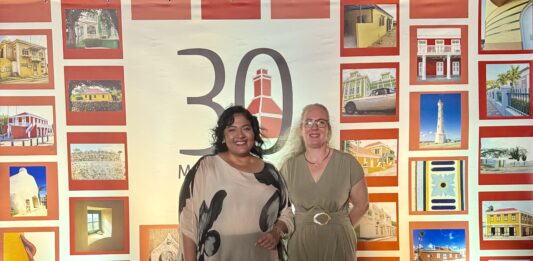 Parlamentario Xiomara Maduro ta felicita Monumentenfonds Aruba cu su 30 aniversario