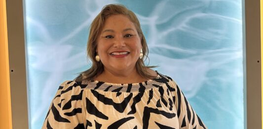 Shailiny Tromp-Lee: “Proteha nos adultonan mayor ta un deber moral y familiar, no laga e silencio bira complice di abuso”