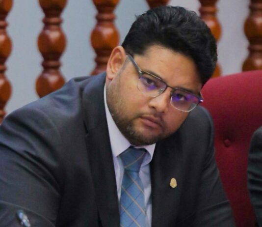 Legislacion cu ta proteha derecho di pensioen general den sector priva mester funciona debidamente: Parlamentario John Hart ta pidi vragenuur riba revision di ley di LAP