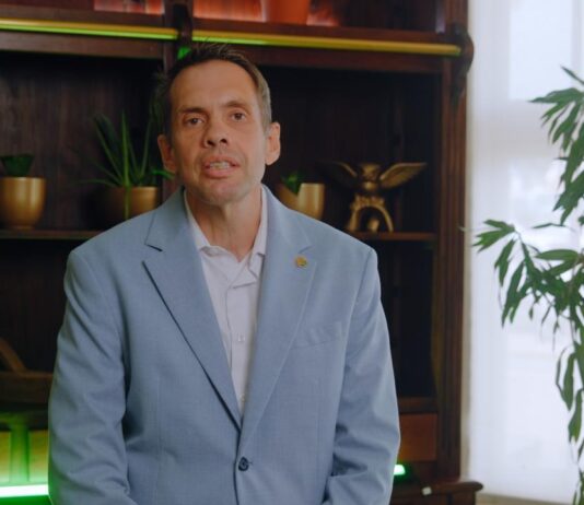 Dr. Marck Oduber en conexion cu Dia Mundial di Oceano: “UNESCO Biosphere Reserve ta confirma cu tera y lama di Aruba ta un solo sistema integra”