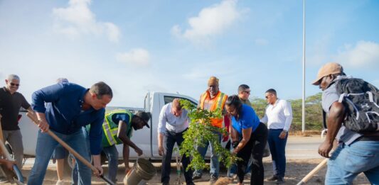 Aruba ta uni cu network mundial di Man and Biosphere di UNESCO: Riba Dia di Mundial di Medio Ambiente: Prome Minister Mike Eman ta comparti mensahe di speransa y compromiso cu sostenibilidad: Mensahe a resona durante reunion internacional na Paraguay