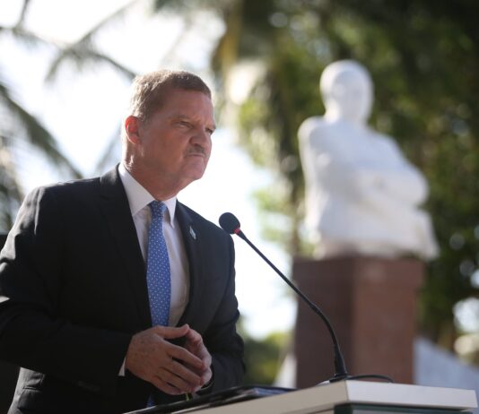Minister-President Mike Eman ta expresa su profundo condolencia despues di tragedia na Vogelwaarde