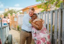 Motibo pa sinti orguyo di kico a logra: Mientras otro pais ta recorta, Gobierno Aruba ta inverti den su pueblo: Cerca di 22 mil pensionado a ricibi aumento caba y mas cu 18 mil trahado lo mira beneficio
