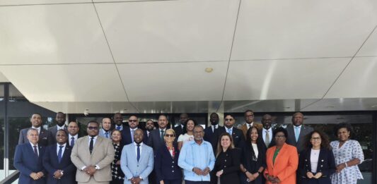 Presidente di Comision di Asuntonan di Reino y Relacionnan Exterior: Reunionnan Tripartite ta fortalece cooperacion y voz comun di e paisnan Caribense den Reino