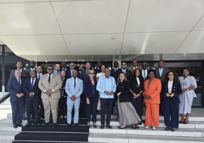 Reunionnan Tripartite ta fortalece cooperacion y voz comun di e paisnan Caribense den Reino 2