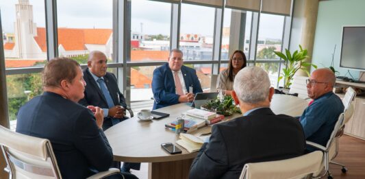 Trahando na bienestar di nos hubentud: Prome Minister Mike Eman ta busca pa fortalece cooperacion cu e organisacionnan di scoutingย