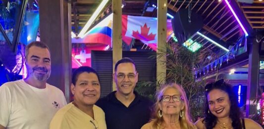Cinearuba cu cena di aprecio pa Raphaela y Addonsito