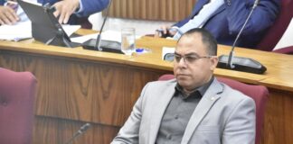 Parlamentario Eduard Pieters: “Un proyecto di tal magnitud asina, no por tin tanto pregunta sin contesta!”