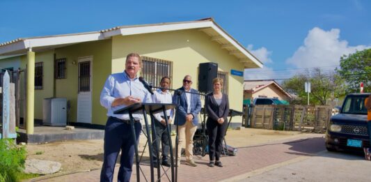 Gobierno y FCCA ta inverti den mantencion di mas cu 141 cas na San Nicolas: Trabounan na Village, Caya Sint Maarten y Caya Guadeloupe ta enfoca riba mehora calidad di bida y cuido di comunidad